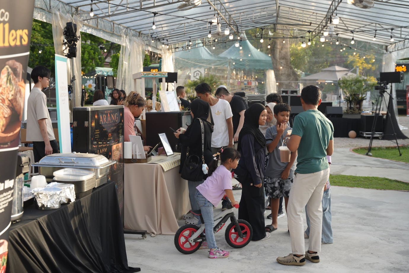 The Bus Collective Patio Market — photo 3